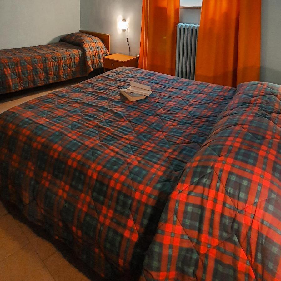 ג'ובינאצו Hotel Mediterraneo מראה חיצוני תמונה